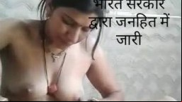 Young Indian Lady Shaving her Pussy
